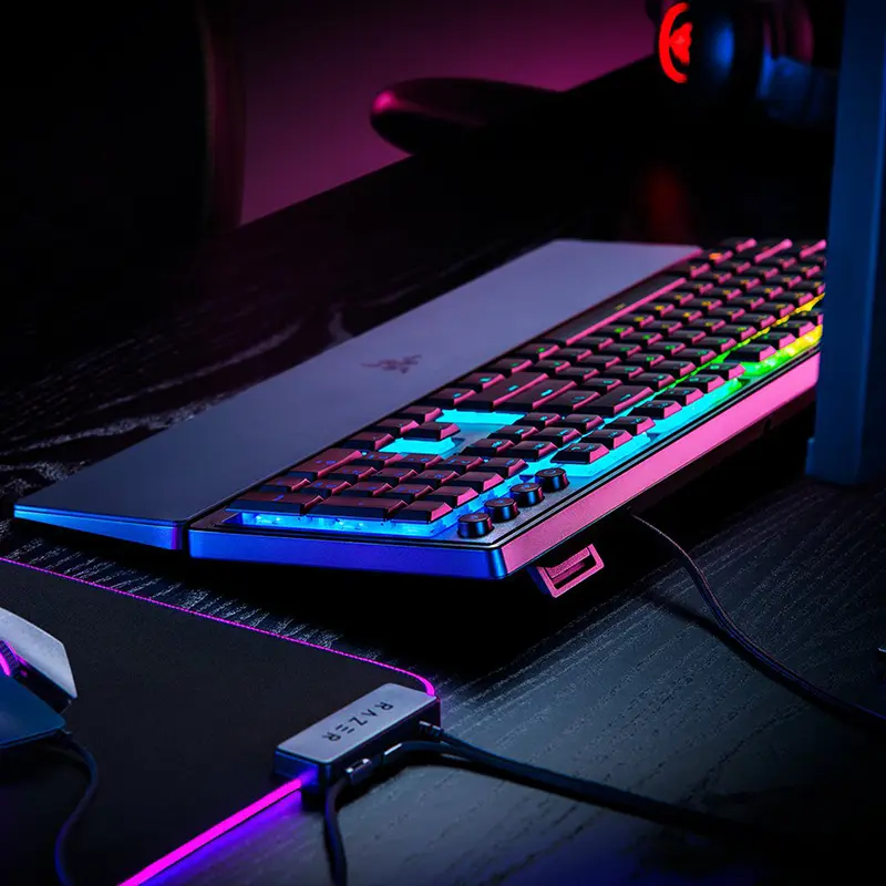 Razer Ornata V3 Mecha-Membrane RGB Gaming Keyboard - Image 4